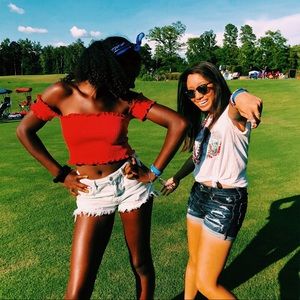 Meet your Posher, Chloe